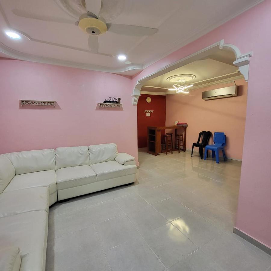La Holiday home Kota Bharu